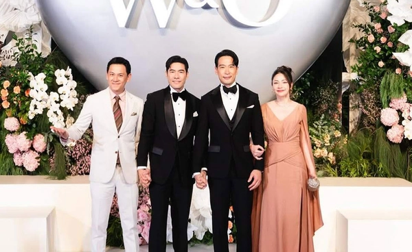 วู้ดดี้ วุฒิธร ควง โอ๊ต อัครพล จัดงานวิวาห์สุดอลังการ คนบันเทิงแห่ยินดี