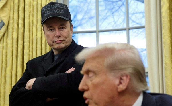“มัสก์” เตรียมถอย ลดทำงานการเมือง หลังหุ้น “Tesla” ร่วงหนัก