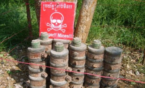ต่างชาติให้เงิน "กัมพูชา" ช่วยเหลือเก็บกู้ "ทุ่นระเบิด" พันล้านบาทต่อปี แต่ยังโผล่ทำร้ายทหารไทย