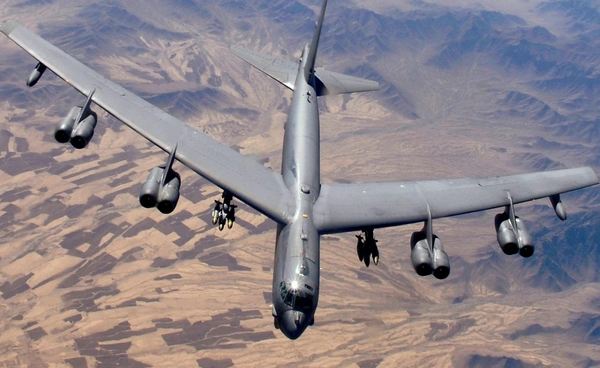 ทรัมป์ส่งเครื่องบินทิ้งระเบิด B-52 Bomber ใกล้เวเนซุเอลา หลังอนุมัติ CIA ปฏิบัติการลับภาคพื้น 