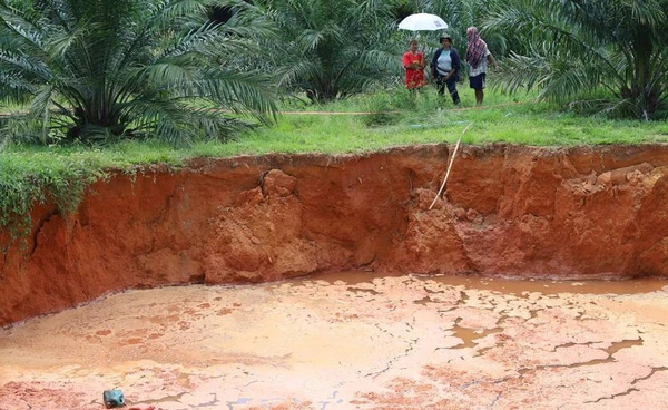 หลุมยุบกระบี่! ธรณีวิทยา เผยสาเหตุเกิดจากอะไร ไม่เกี่ยวแผ่นดินไหว
