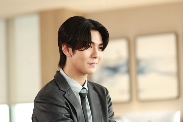 “ริว วชิรวิชญ์” ตีบทแตก  สวมคาแรกเตอร์ “คิมหันต์” ถูกใจคนดู ใน “เมื่อตะวันลับฟ้าก็จะเป็นเวลาของดวงดาว”