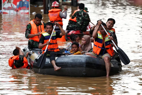 “อินโดนีเซีย” น้ำท่วมใหญ่ สั่งอพยพประชาชนนับพันคน
