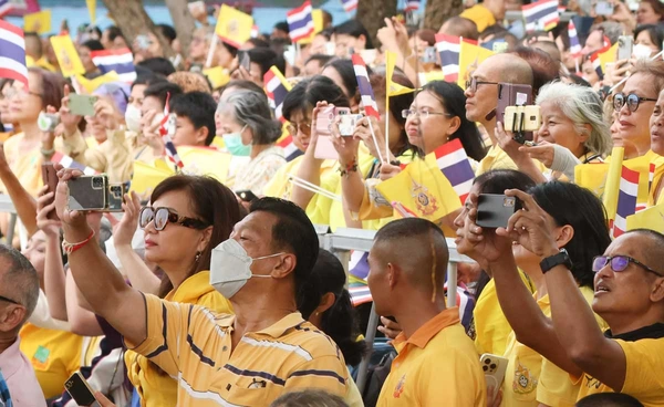 รัฐบาลเชิญชวนส่วนราชการ-ประชาชน สวมเสื้อสีเหลืองในเดือนมหามงคล