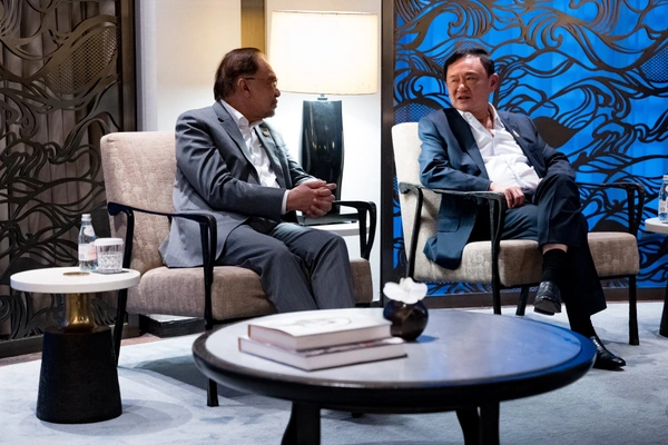 ‘อันวาร์‘ หารือ ’ทักษิณ‘ สร้างสันติภาพเมียนมา ก่อนประชุมทางไกลหารือ NUG
