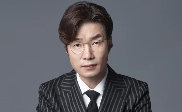 “ซงยองกยู” นักแสดงสมทบชื่อดังถูกพบ "เสียชีวิต" อยู่ในรถของตัวเอง จบชีวิตการแสดงในวัย 55 ปี