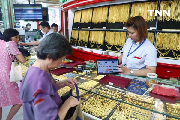 รูป-ราคาทองผันผวนแรง รับนโยบายเก็บภาษีใหม่ โดนัลด์ ทรัมป์ -4
