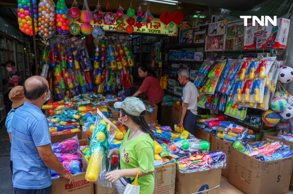 รูป-สุดอาลัย ‘ไพโรจน์ สังวริบุตร’-1