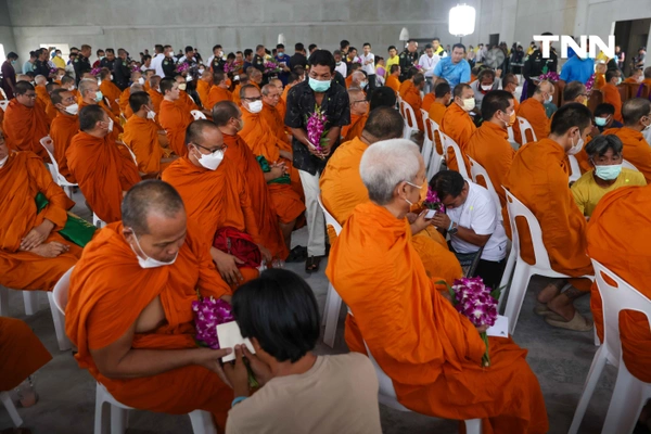 รูป-ทำบุญ สวดพระพุทธมนต์ เพื่อผู้ประสบภัยและผู้สูญหายเหตุแผ่นดินไหว กรณีตึกถล่ม-22