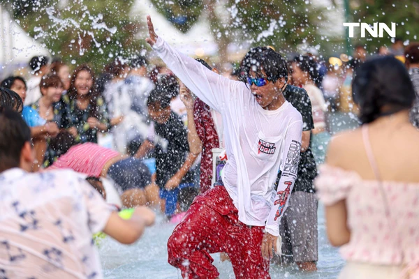 รูป-สาดความสุขสงกรานต์สนามหลวงวันแรก ชูเป้าหมาย 1 ใน 10 สุดยอดประเทศเฟสติวัลระดับโลก-15