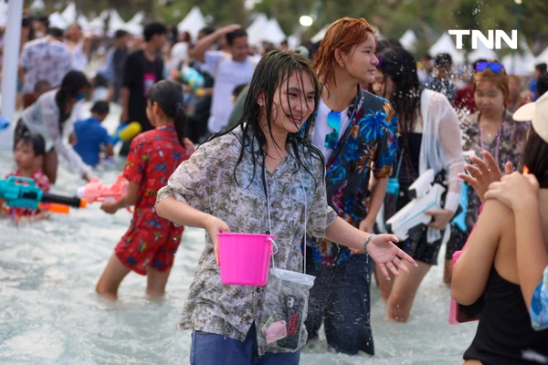 รูป-สาดความสุขสงกรานต์สนามหลวงวันแรก ชูเป้าหมาย 1 ใน 10 สุดยอดประเทศเฟสติวัลระดับโลก-23