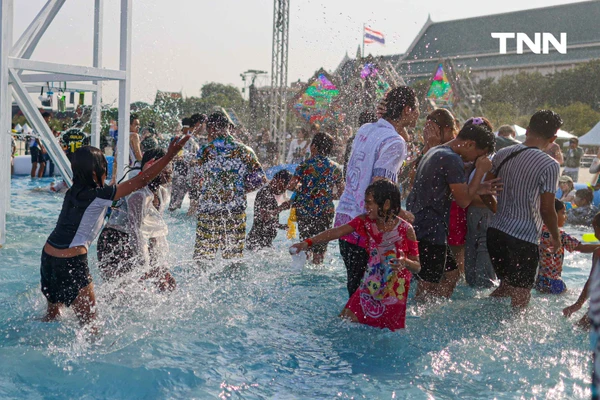 รูป-สาดความสุขสงกรานต์สนามหลวงวันแรก ชูเป้าหมาย 1 ใน 10 สุดยอดประเทศเฟสติวัลระดับโลก-9