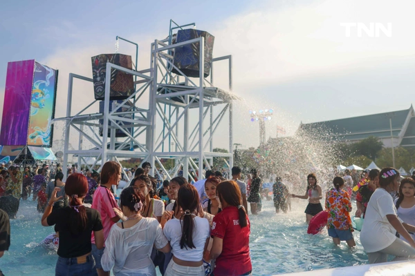 รูป-สาดความสุขสงกรานต์สนามหลวงวันแรก ชูเป้าหมาย 1 ใน 10 สุดยอดประเทศเฟสติวัลระดับโลก-8