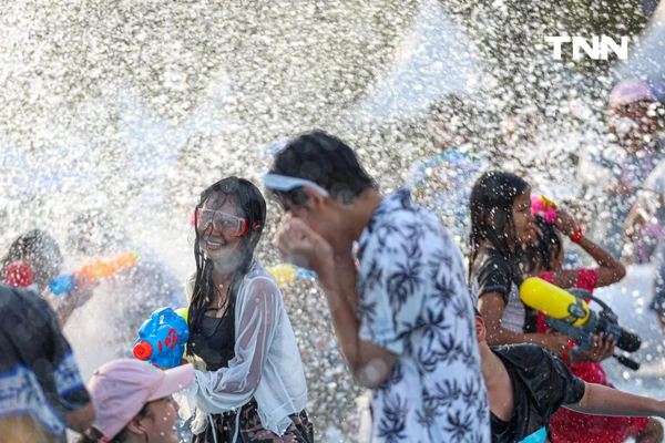 รูป-สาดความสุขสงกรานต์สนามหลวงวันแรก ชูเป้าหมาย 1 ใน 10 สุดยอดประเทศเฟสติวัลระดับโลก-4