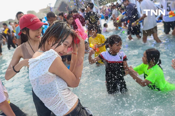 รูป-สาดความสุขสงกรานต์สนามหลวงวันแรก ชูเป้าหมาย 1 ใน 10 สุดยอดประเทศเฟสติวัลระดับโลก-6