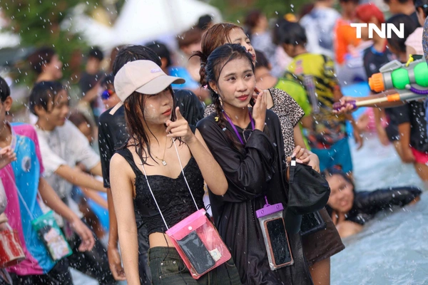 รูป-สาดความสุขสงกรานต์สนามหลวงวันแรก ชูเป้าหมาย 1 ใน 10 สุดยอดประเทศเฟสติวัลระดับโลก-13