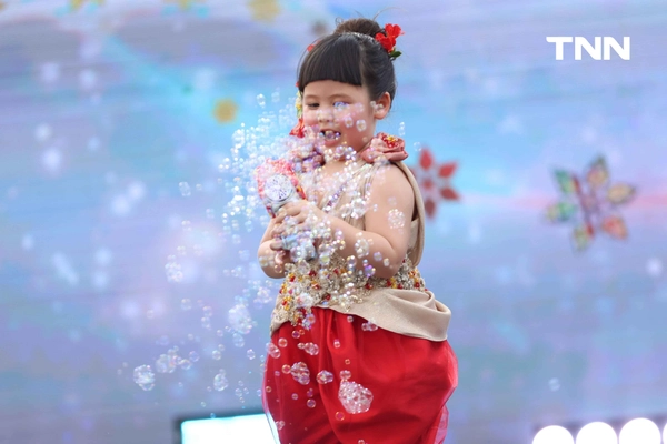 รูป-“แม่ชมพู่ อารยา” ควงคู่ “น้องแอบิเกล” อวดความน่ารักเป็นนางสงกรานต์ทุงสะเทวีนำขบวนแห่สงกรานต์-11