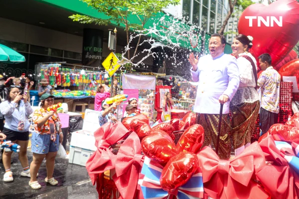 รูป-ประมวลภาพ คึกคัก สงท้ายสงกรานต์สีลมเจอกันใหม่ปีหน้า-10