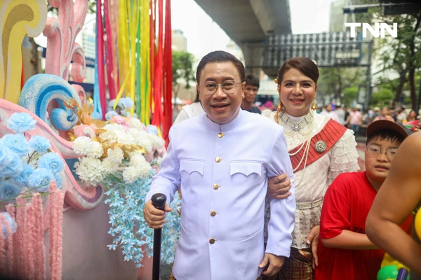 รูป-ประมวลภาพ คึกคัก สงท้ายสงกรานต์สีลมเจอกันใหม่ปีหน้า-6