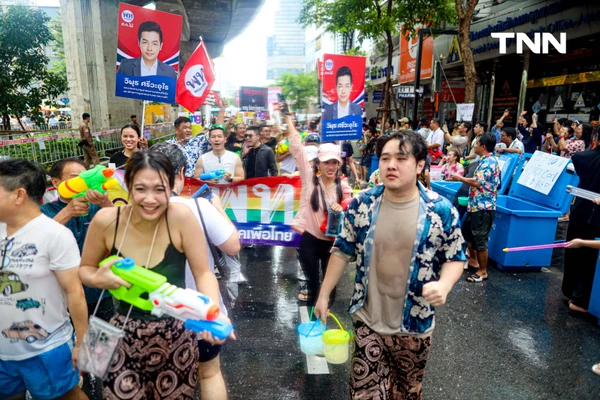 รูป-ประมวลภาพ คึกคัก สงท้ายสงกรานต์สีลมเจอกันใหม่ปีหน้า-9