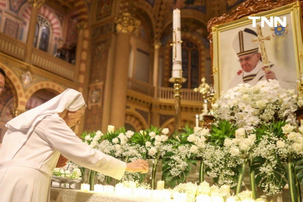 รูป-คริสต์ศาสนิกชนชาวไทยจำนวนมากร่วมพิธีมิสซาบูชาขอบพระคุณ เพื่อถวายความอาลัยแก่โป๊ปฟรานซิส-7