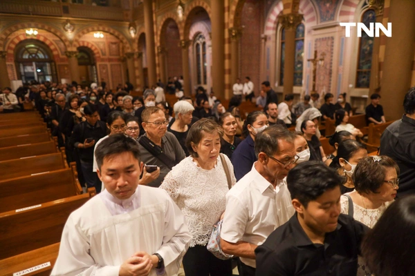 รูป-คริสต์ศาสนิกชนชาวไทยจำนวนมากร่วมพิธีมิสซาบูชาขอบพระคุณ เพื่อถวายความอาลัยแก่โป๊ปฟรานซิส-9