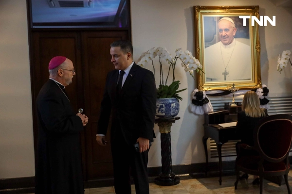 รูป-คริสต์ศาสนิกชนชาวไทยลงนามไว้อาลัยสมเด็จพระสันตะปาปาฟรังซิส-5