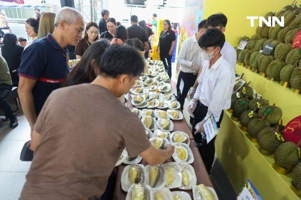 รูป-สยามพารากอน สนับสนุนเกษตรกรไทยจาก 78 แหล่งทั่วประเทศ อิ่มไม่อั้นกับบุฟเฟต์ทุเรียน 11 วัน 77 รอบ-15