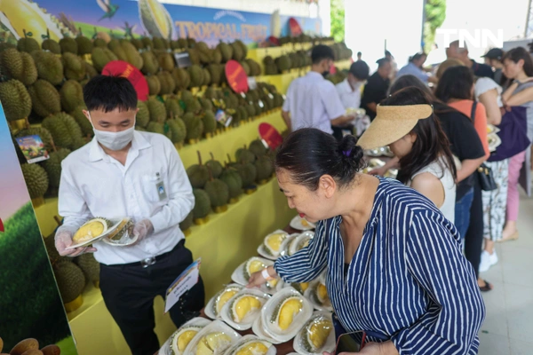 รูป-สยามพารากอน สนับสนุนเกษตรกรไทยจาก 78 แหล่งทั่วประเทศ อิ่มไม่อั้นกับบุฟเฟต์ทุเรียน 11 วัน 77 รอบ-18