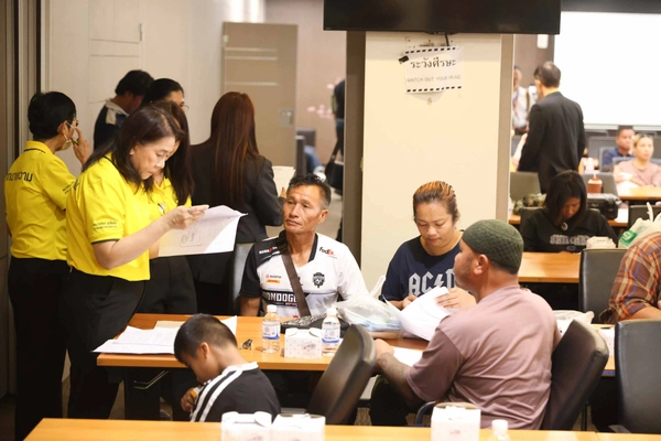 รูป-สภาทนาย มอบเงินเยียวยาให้เหยื่อตึก สตง.ถล่ม ด้าน ITD-CREC  เผยเป็นการเยียวยาด้านมนุษยธรรม ไม่มีผลทางคดีอย่างแน่นอน -15