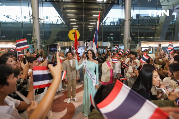 รูป-ประมวลภาพ แฟนนางงามร่วมส่ง “โอปอล-สุชาตา” ชิงมงฟ้าที่อินเดีย -6
