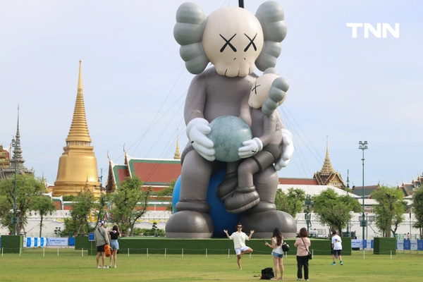 รูป-จัดครั้งแรกในไทย ประติมากรรม COMPANION จาก KAWS ขนาดมหึมาใจกลางสนามหลวง-6