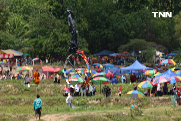 รูป-อลังการขึ้นสู่ฟ้า งานประเพณีบุญบั้งไฟตะไลล้าน บ้านกุดหว้า จ.กาฬสินธุ์-9