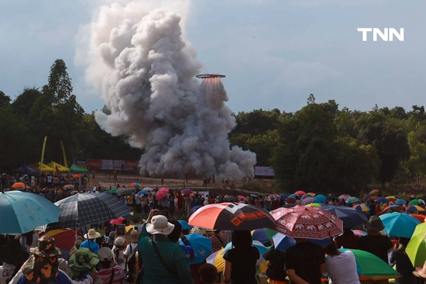 รูป-อลังการขึ้นสู่ฟ้า งานประเพณีบุญบั้งไฟตะไลล้าน บ้านกุดหว้า จ.กาฬสินธุ์-26