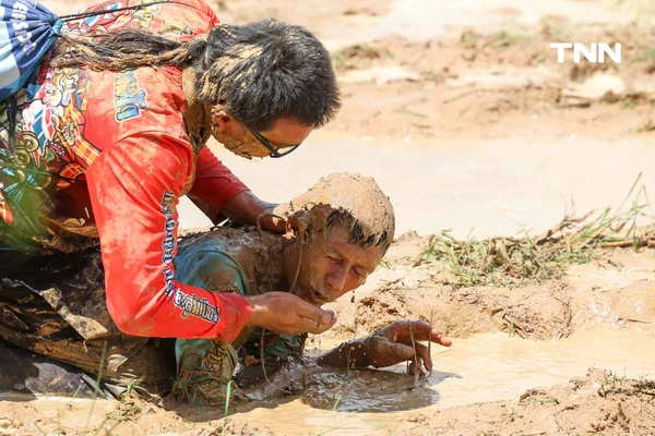รูป-อลังการขึ้นสู่ฟ้า งานประเพณีบุญบั้งไฟตะไลล้าน บ้านกุดหว้า จ.กาฬสินธุ์-16