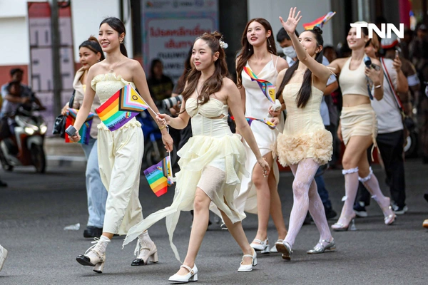รูป-นายกฯ นำขบวนพาเหรดเปิดงาน “Bangkok Pride Parade 2025” ปักหมุดดึงดูดนักท่องเที่ยวจากทั่วโลก-26