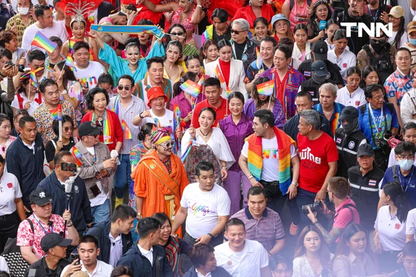 รูป-นายกฯ นำขบวนพาเหรดเปิดงาน “Bangkok Pride Parade 2025” ปักหมุดดึงดูดนักท่องเที่ยวจากทั่วโลก-31
