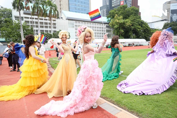 รูป-นายกฯ นำขบวนพาเหรดเปิดงาน “Bangkok Pride Parade 2025” ปักหมุดดึงดูดนักท่องเที่ยวจากทั่วโลก-6