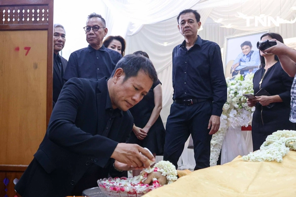 รูป-สุดอาลัย ‘ไพโรจน์ สังวริบุตร’-23