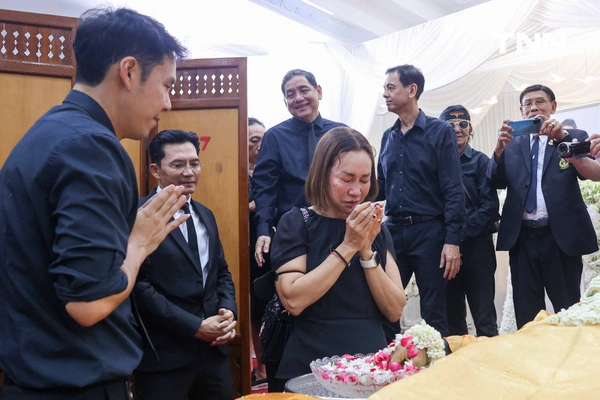 รูป-สุดอาลัย ‘ไพโรจน์ สังวริบุตร’-20