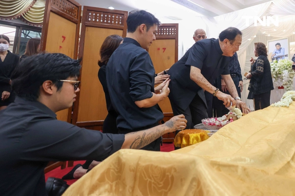 รูป-สุดอาลัย ‘ไพโรจน์ สังวริบุตร’-25