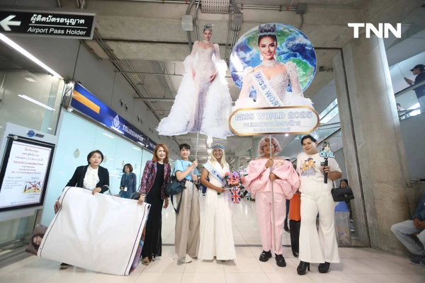 รูป-ประมวลภาพประวัติศาสตร์ขบวนแห่แห่งเกียรติยศ “โอปอล-สุชาตา” คนไทยรอรับแน่นถนนสุขุมวิท-22