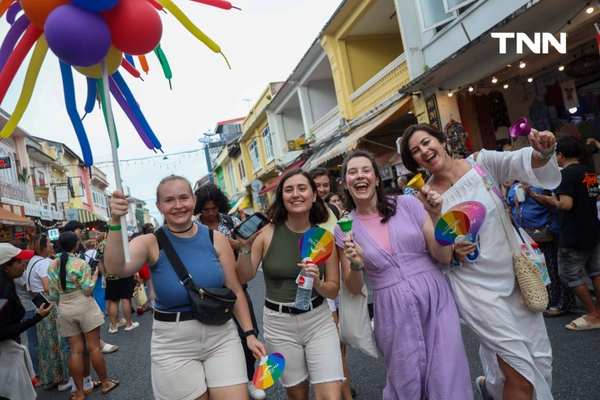 รูป-ภูเก็ตส่งท้ายงาน Pride 2025 ตื่นตากับขบวนพาเหรดสุดยิ่งใหญ่-9