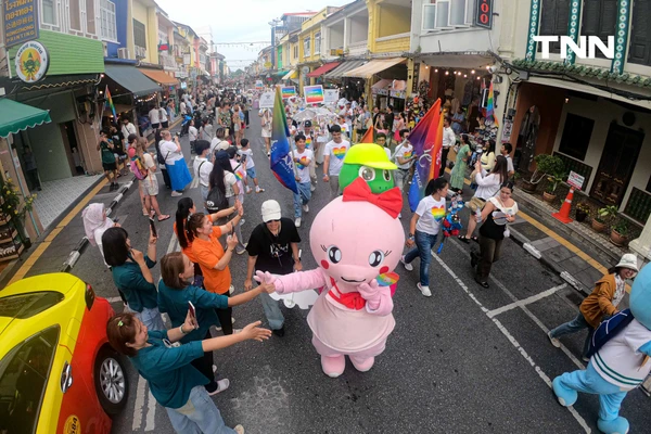 รูป-ภูเก็ตส่งท้ายงาน Pride 2025 ตื่นตากับขบวนพาเหรดสุดยิ่งใหญ่-16