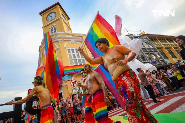 รูป-ภูเก็ตส่งท้ายงาน Pride 2025 ตื่นตากับขบวนพาเหรดสุดยิ่งใหญ่-15