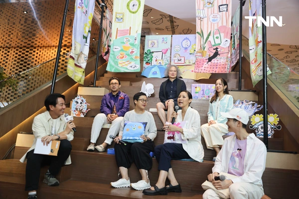 รูป-มูลนิธิรามาธิบดีฯ X 5 ศิลปิน รังสรรค์คอลเลกชันพิเศษ ส่งต่อ “ความสุขไม่มีที่สิ้นสุด”-12