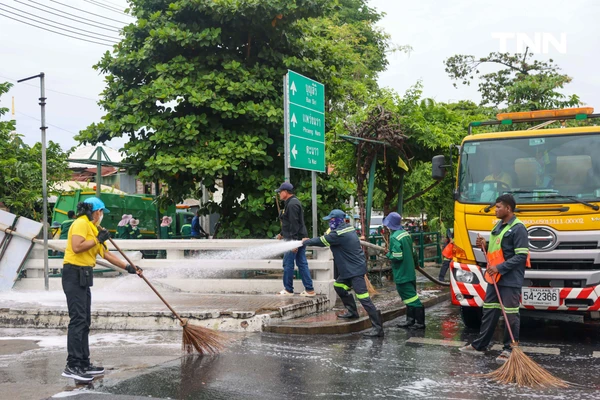 รูป-รวมพลังจิตอาสา เนื่องในวันเฉลิมพระชนมพรรษาพระบาทสมเด็จพระเจ้าอยู่หัว พัฒนาทำความสะอาดตรอกสาเก-14