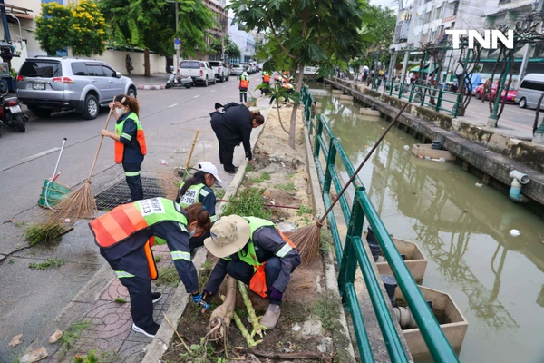 รูป-รวมพลังจิตอาสา เนื่องในวันเฉลิมพระชนมพรรษาพระบาทสมเด็จพระเจ้าอยู่หัว พัฒนาทำความสะอาดตรอกสาเก-7