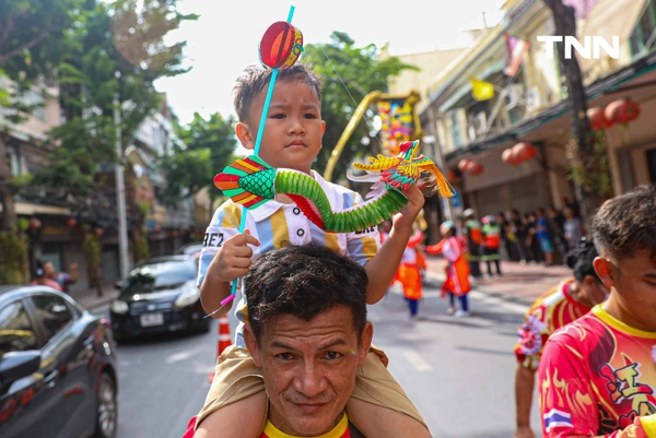 รูป-“เชิดสิงโตสองแผ่นดิน เทิดไท้องค์ราชัน” เฉลิมพระเกียรติในหลวง 73 พรรษา-16