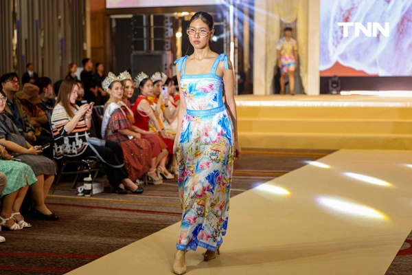 รูป-“Inspiring  Andaman Textile 2025 ” โชว์ชุดผ้าไทยร่วมสมัยจากต้นทุนทางศิลปวัฒนธรรมภาคใต้ฝั่งอันดามัน-11